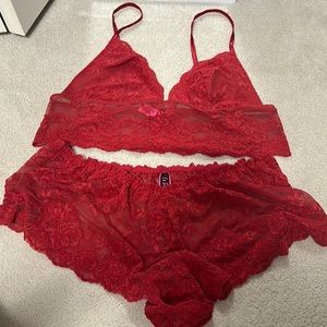 La Senza Lace Bralette and Short set - XL